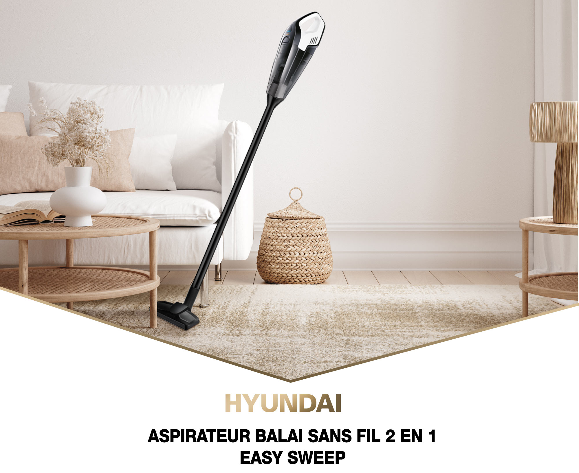 Aspirateur balai sans fil 2 en 1 Hyundai Easy Sweep avec brosse de sol, posé sur un tapis dans un salon lumineux